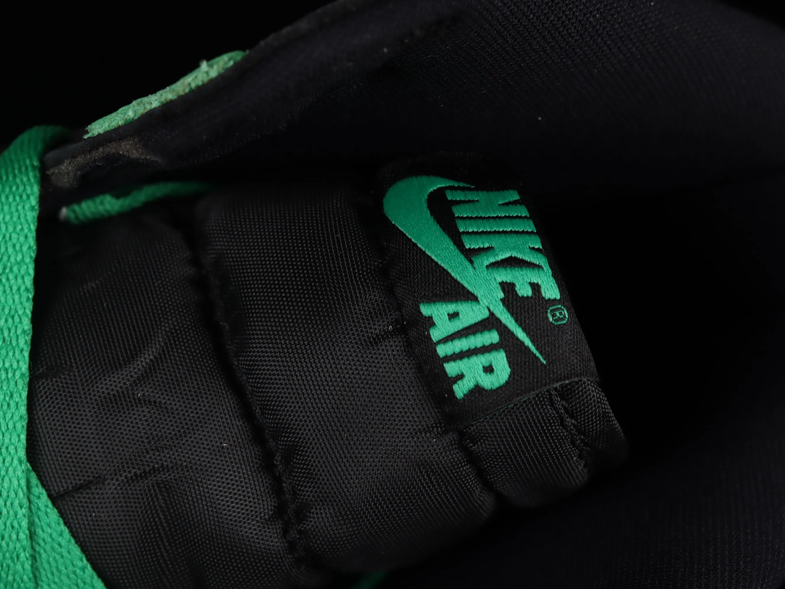 All categories Air Jordan Jordan series basketball shoes Air Jordan 1 High L version Air Jordan 1 High OG "Lucky Green" AJ1 Joe 1 Celtics Black Green Toe DZ5485-031
